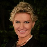 Aylin Bilgin, Chief Marketing Officer on Influential Women