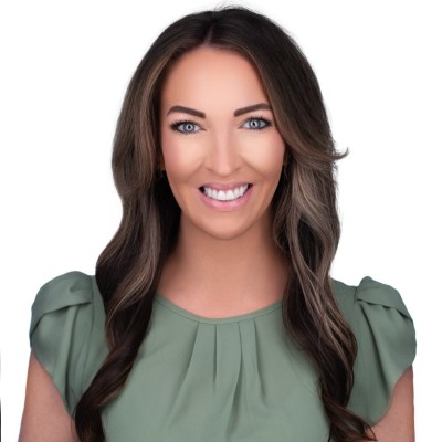 Kim Strout, Marketing Director, Leader of Ivy Bank on Influential Women